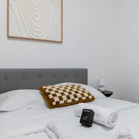 Apartment Elegant Sacre Coeur Metro Anvers - 18 -2p